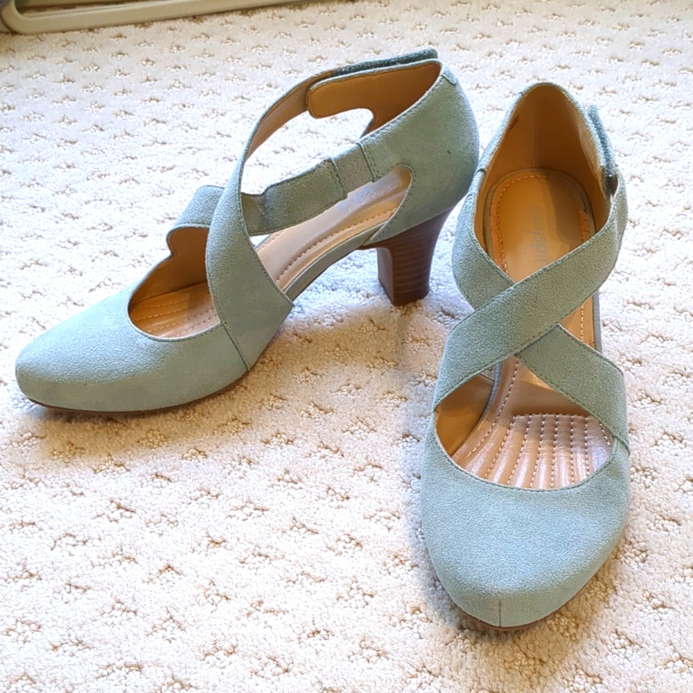 Mint Suede Easy Spirit Pumps
